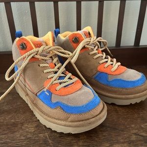 Kids Lace Up Uggs Brand New Size 2